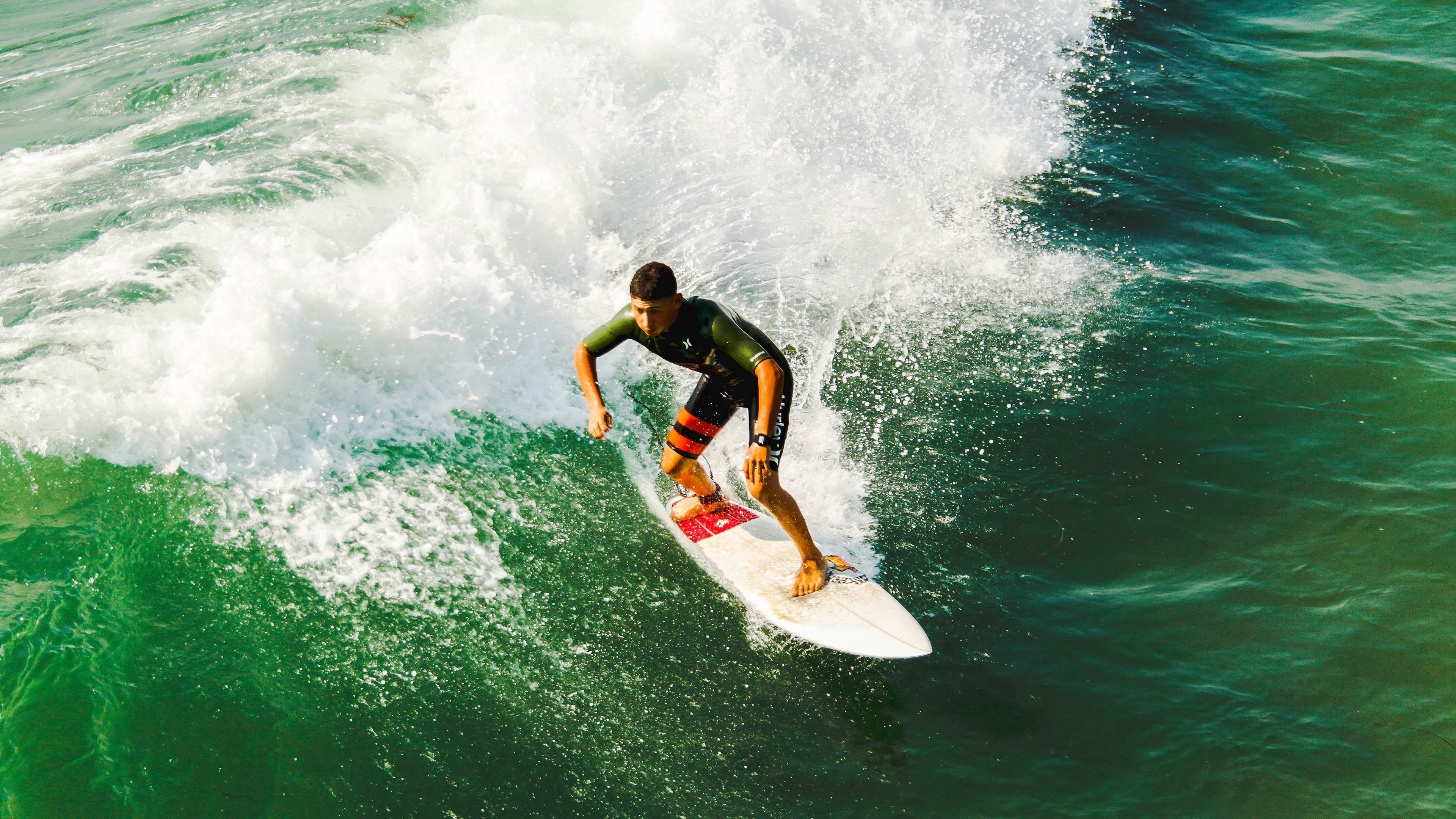 乌拉圭队前锋苏亚雷斯在巴黎奥运会上表现出色,苏亚雷斯在乌拉圭 人气