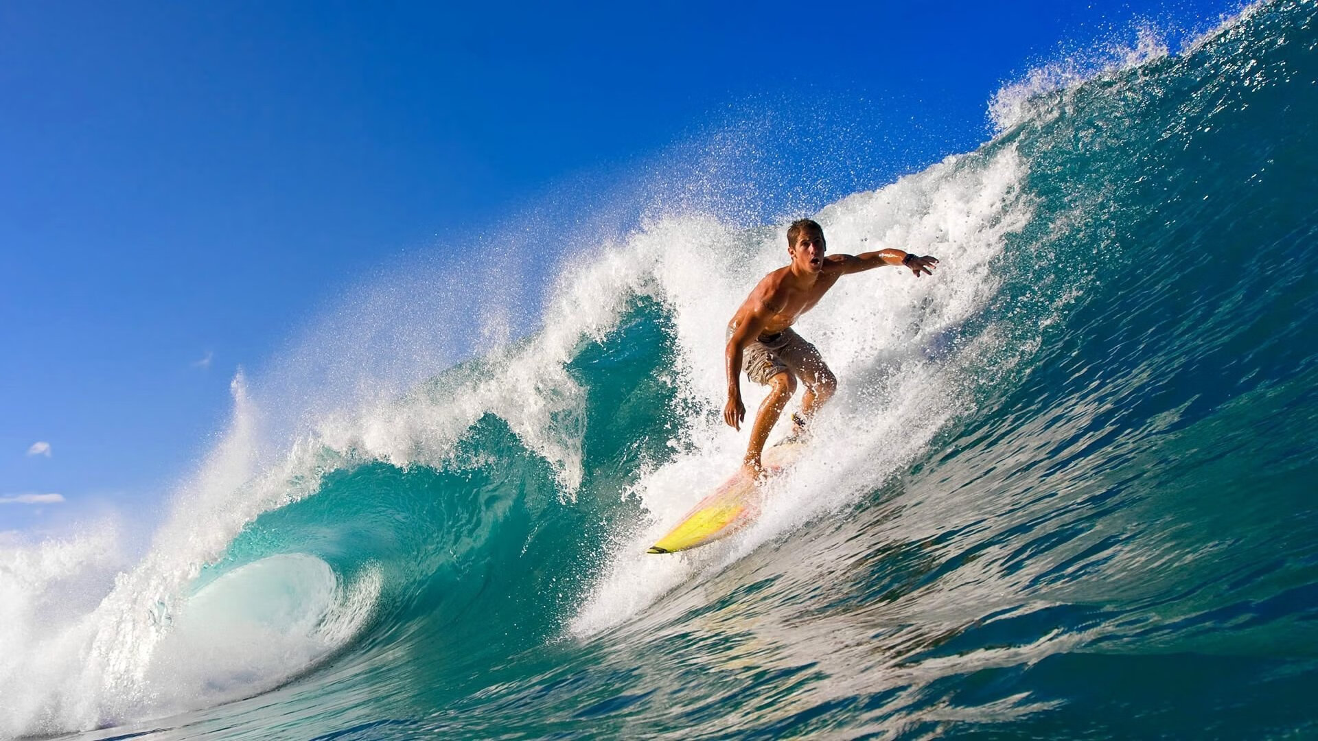 随机城市速降滑板赛，街头风潮的极限挑战，速降滑板最高时速