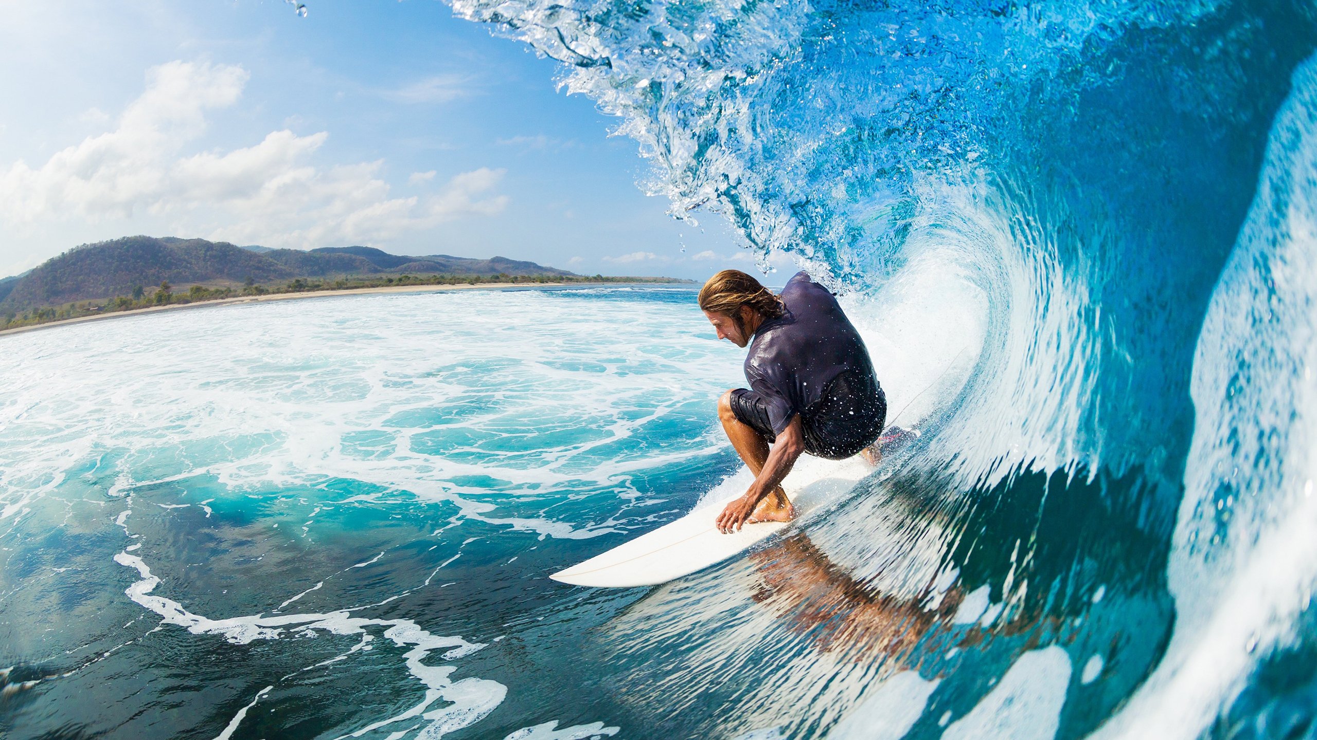 特色山地骑马赛，穿越草原的速度与激情，骑马上山视频